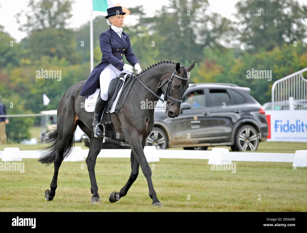 Il Palazzo di Blenheim Horse Trials, Woodstock, Oxford, UK. 12 settembre 2013. Emma Hyslop (GBR) riding Pennlands Douglas durante il CIC*** Dressage fase. Credito: Julie Badrick/Alamy Live News Foto Stock