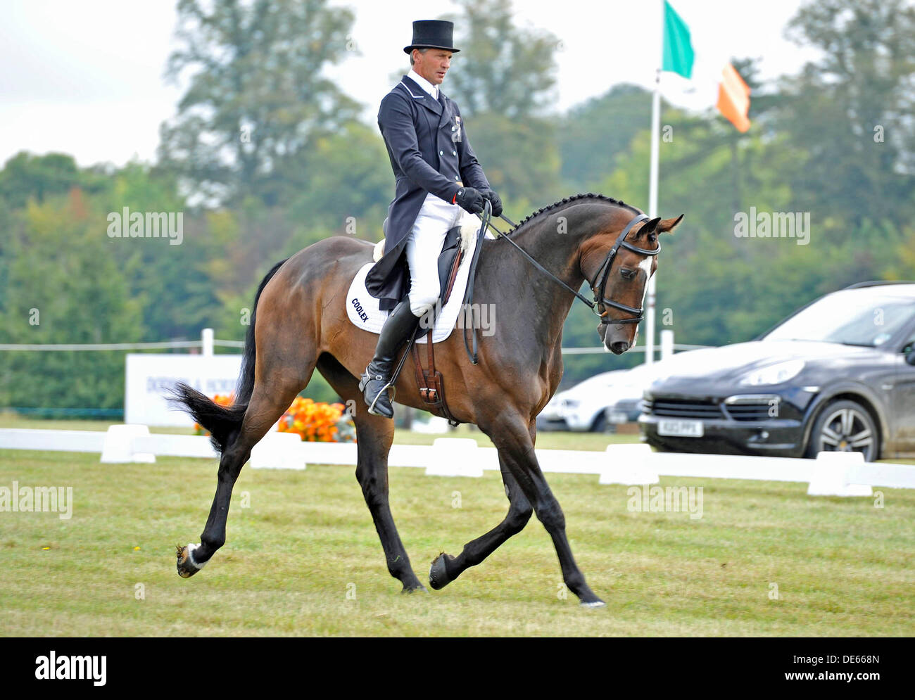 Il Palazzo di Blenheim Horse Trials, Woodstock, Oxford, UK. 12 settembre 2013. Andrew Nicolson (NZL) riding Zaron durante il CIC*** Dressage fase. Credito: Julie Badrick/Alamy Live News Foto Stock