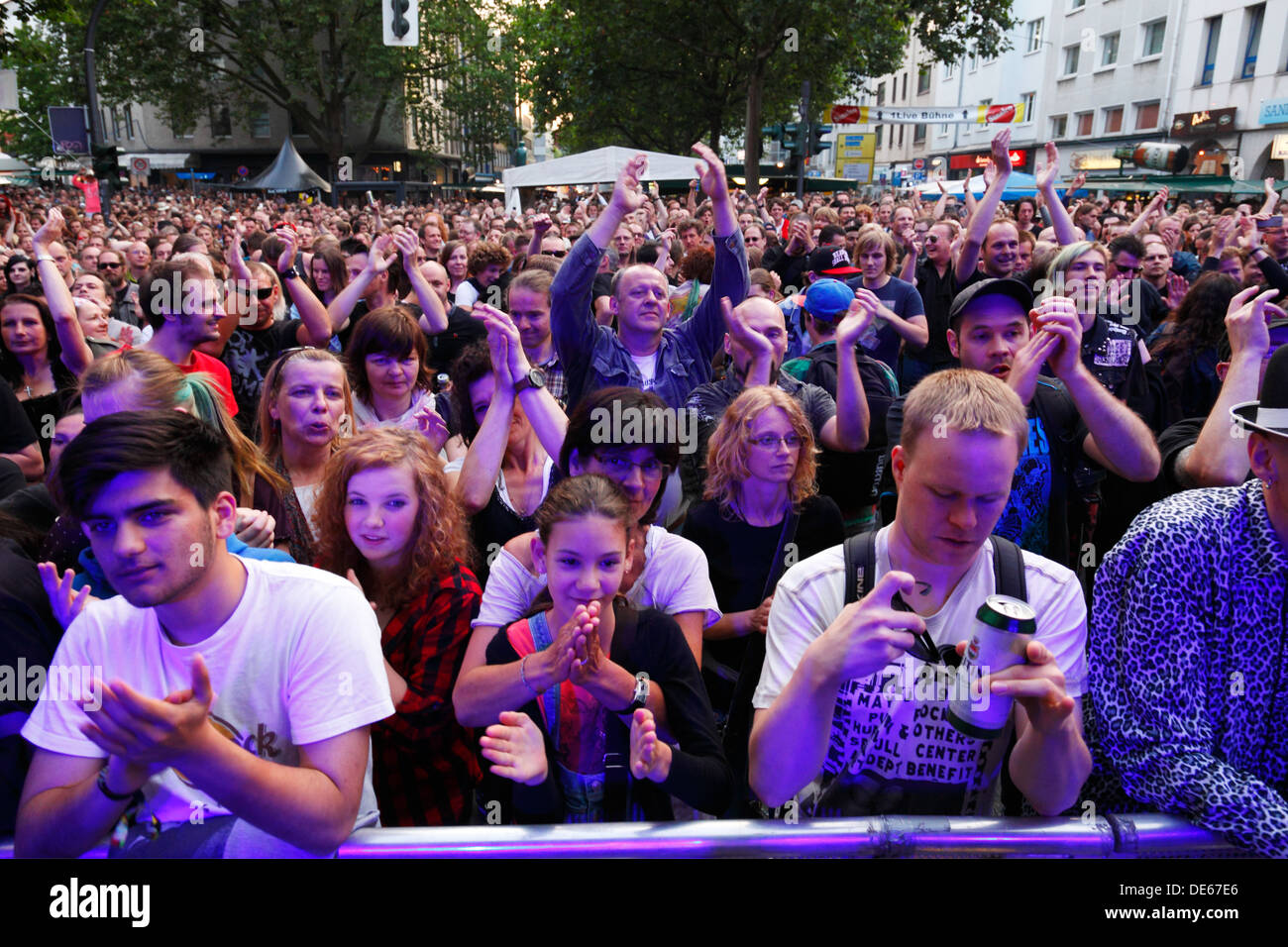 D-Bochum, la zona della Ruhr, Westfalia, Renania settentrionale-Vestfalia, NRW, Bochum 2013 totale nel triangolo delle Bermuda, open air festival di musica, Rock Festival, festival di musica pop, gli appassionati di musica Foto Stock