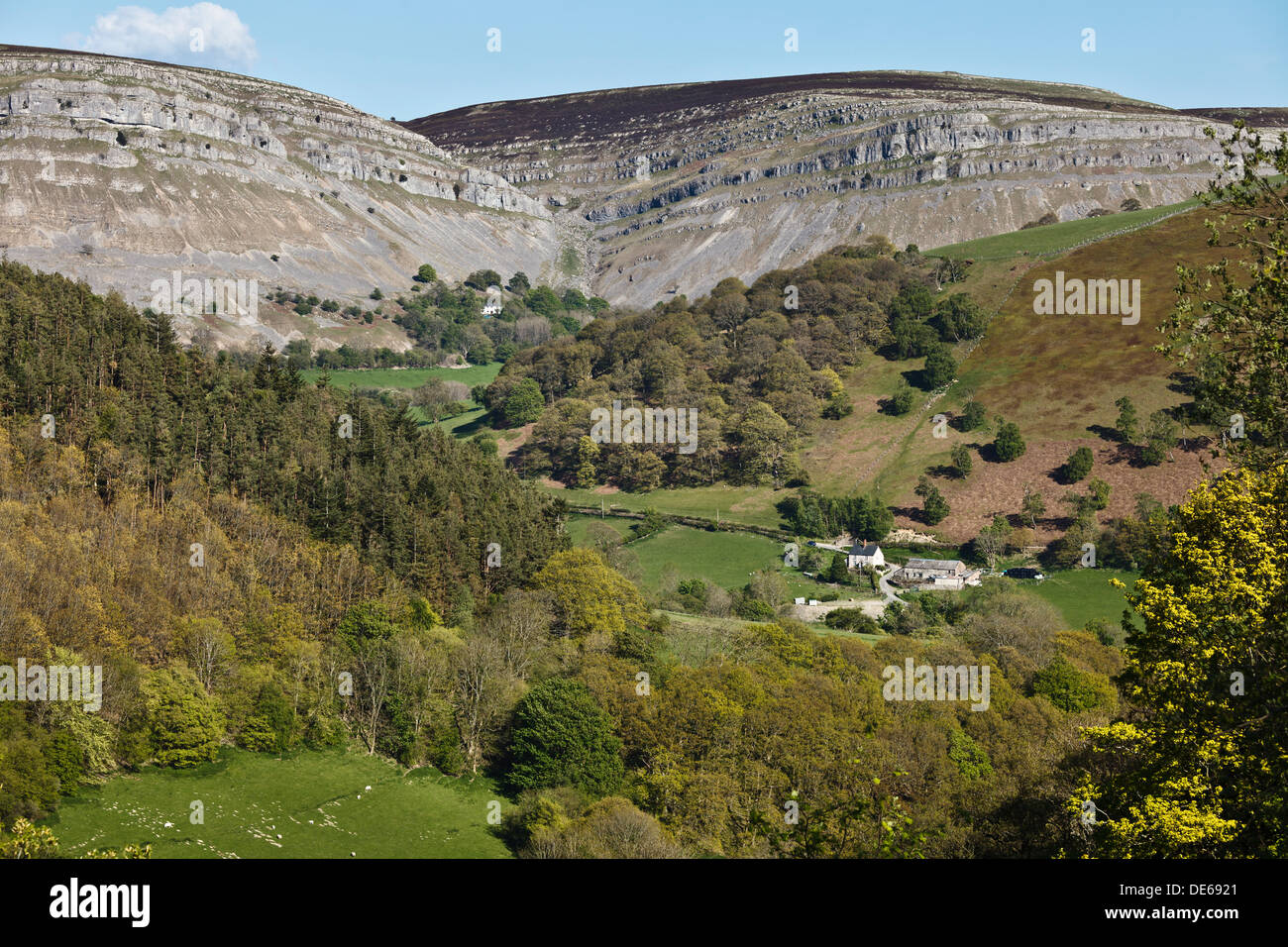 Montagna Eglwyseg dal ferro di cavallo Pass, vicino a Llangollen, Denbighshire, Galles Foto Stock