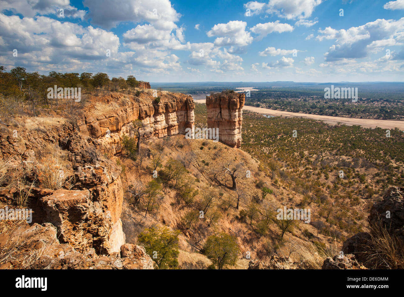 Scogliere Chilojo Gonarhezou nel Parco Nazionale in Zimbabwe Foto Stock