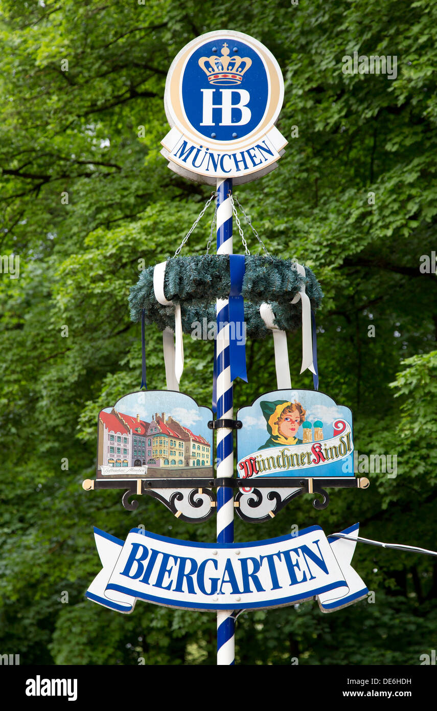 Monaco di Baviera, in Germania, la protezione di un giardino della birra nel Giardino Inglese Foto Stock