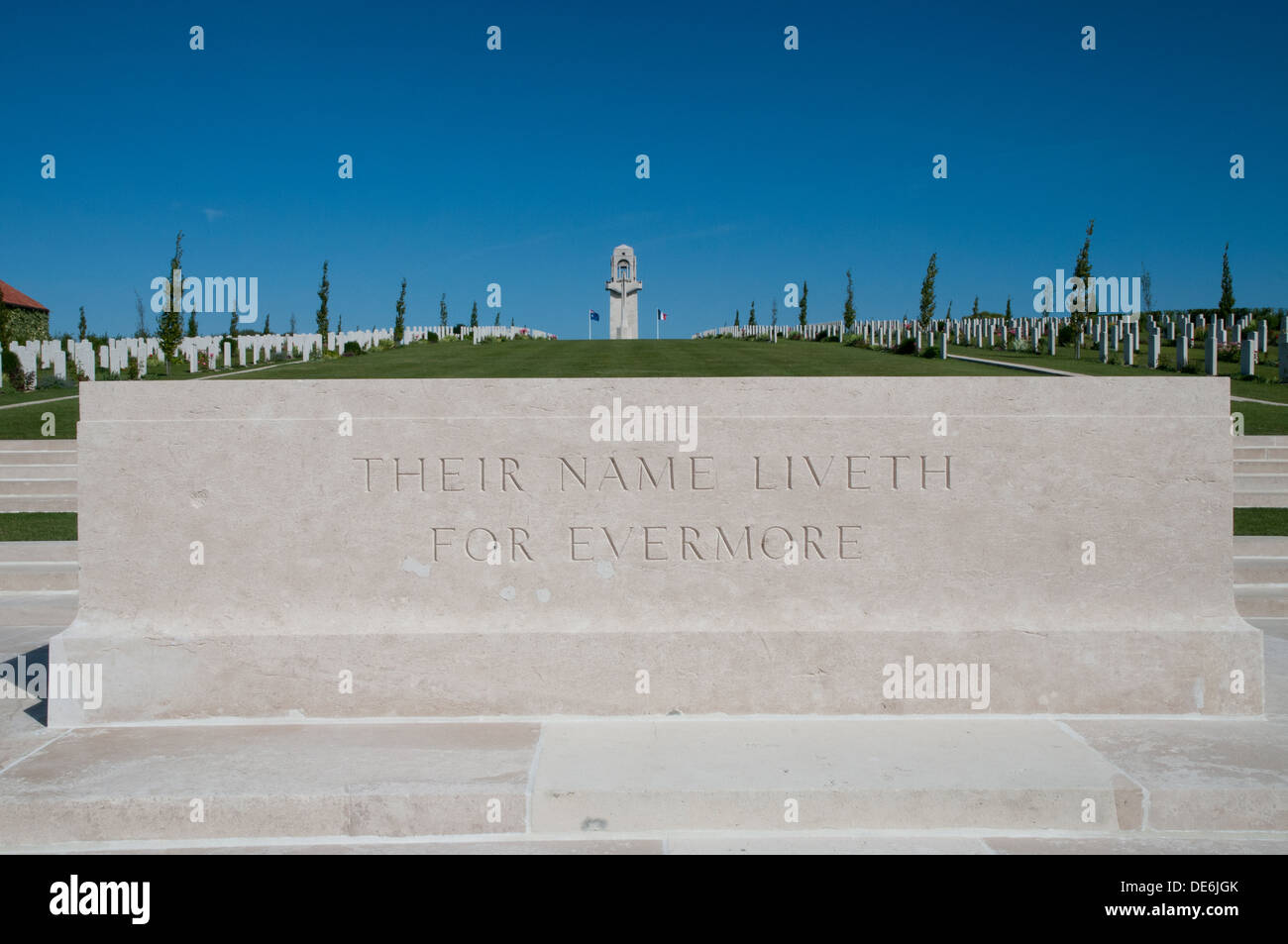 Pietra del ricordo presso l'Australian National War Memorial e Villers-Bretonneux Cimitero Militare, Somme Foto Stock