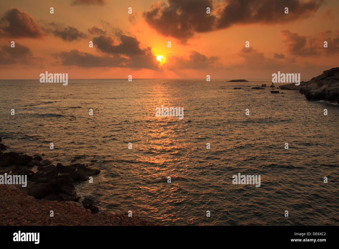 Grotte Marine area tramonto vicino a Agios Georgios, Cipro, Europa Foto Stock