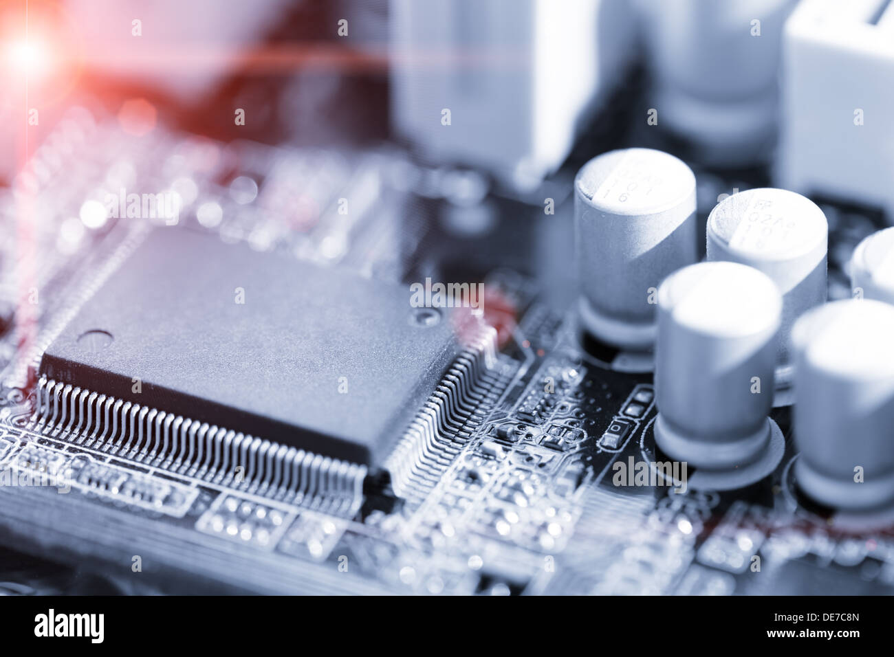 Circuito elettronico chip sulla scheda a circuito stampato Foto Stock