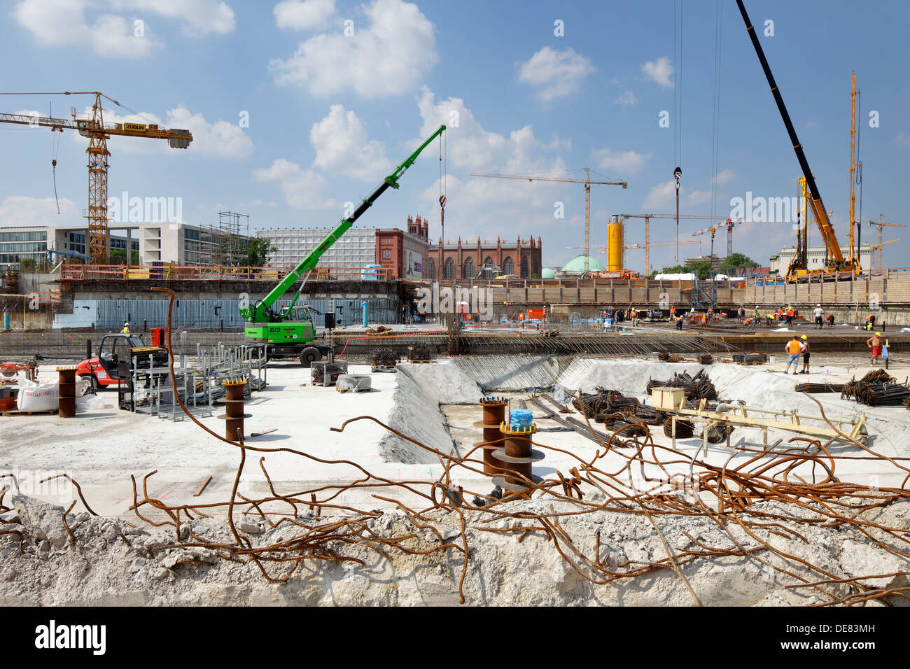 Berlino, Germania, la costruzione della piastra di fondamenta per il Palazzo di Berlino Foto Stock
