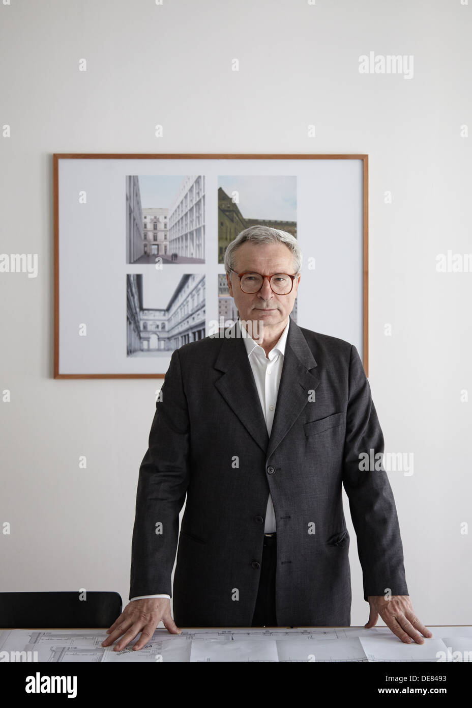 Berlino, Germania architetto prof. Franco Stella nel suo studio di Berlino Foto Stock