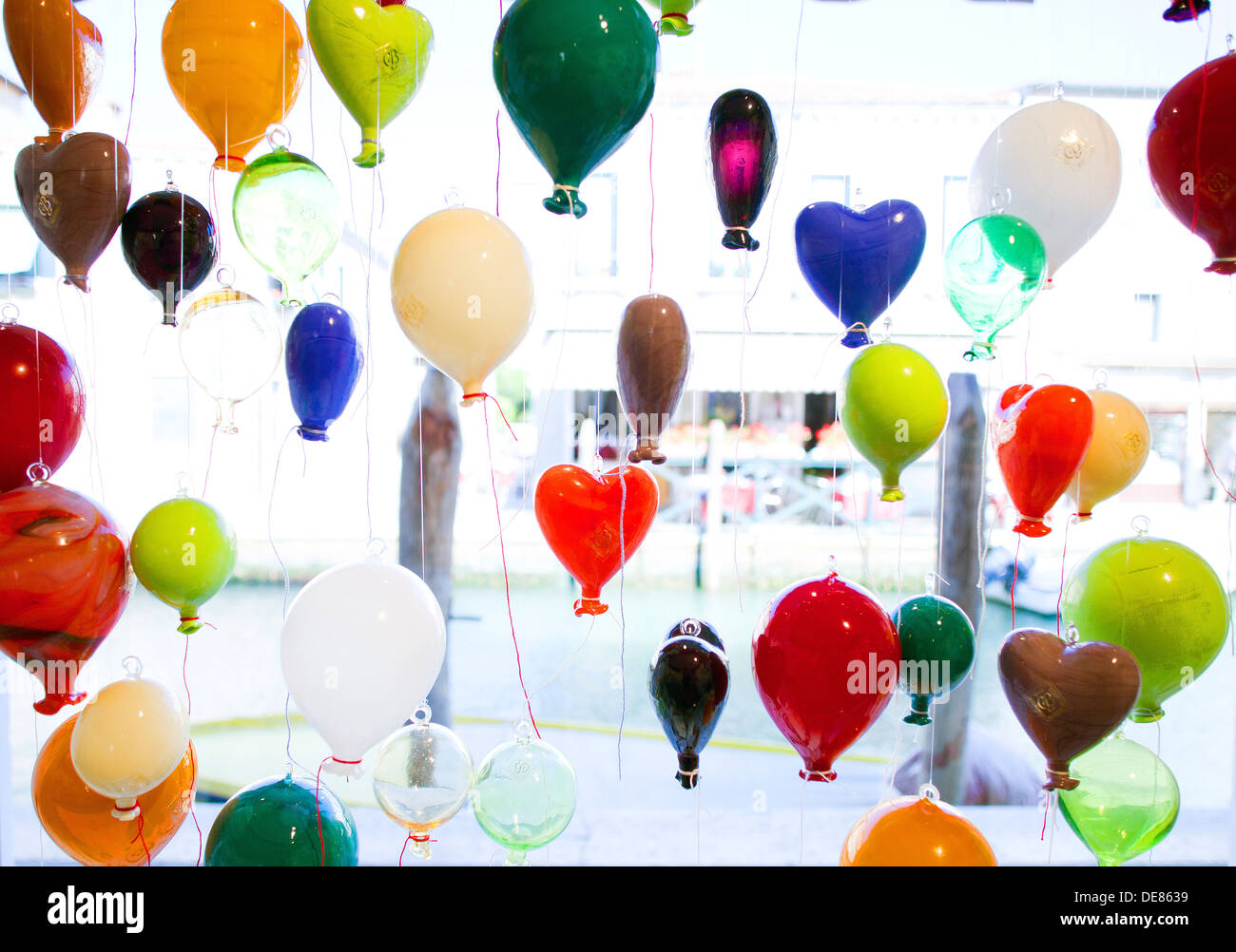 Murano - vetro veneziano in una vetrina di una fabbrica a Murano Foto Stock