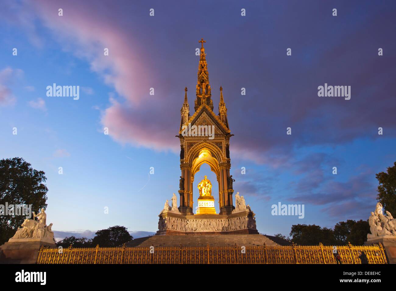 Albert Memorial,Kensington,Londra,l'Inghilterra,Regno Unito. Foto Stock