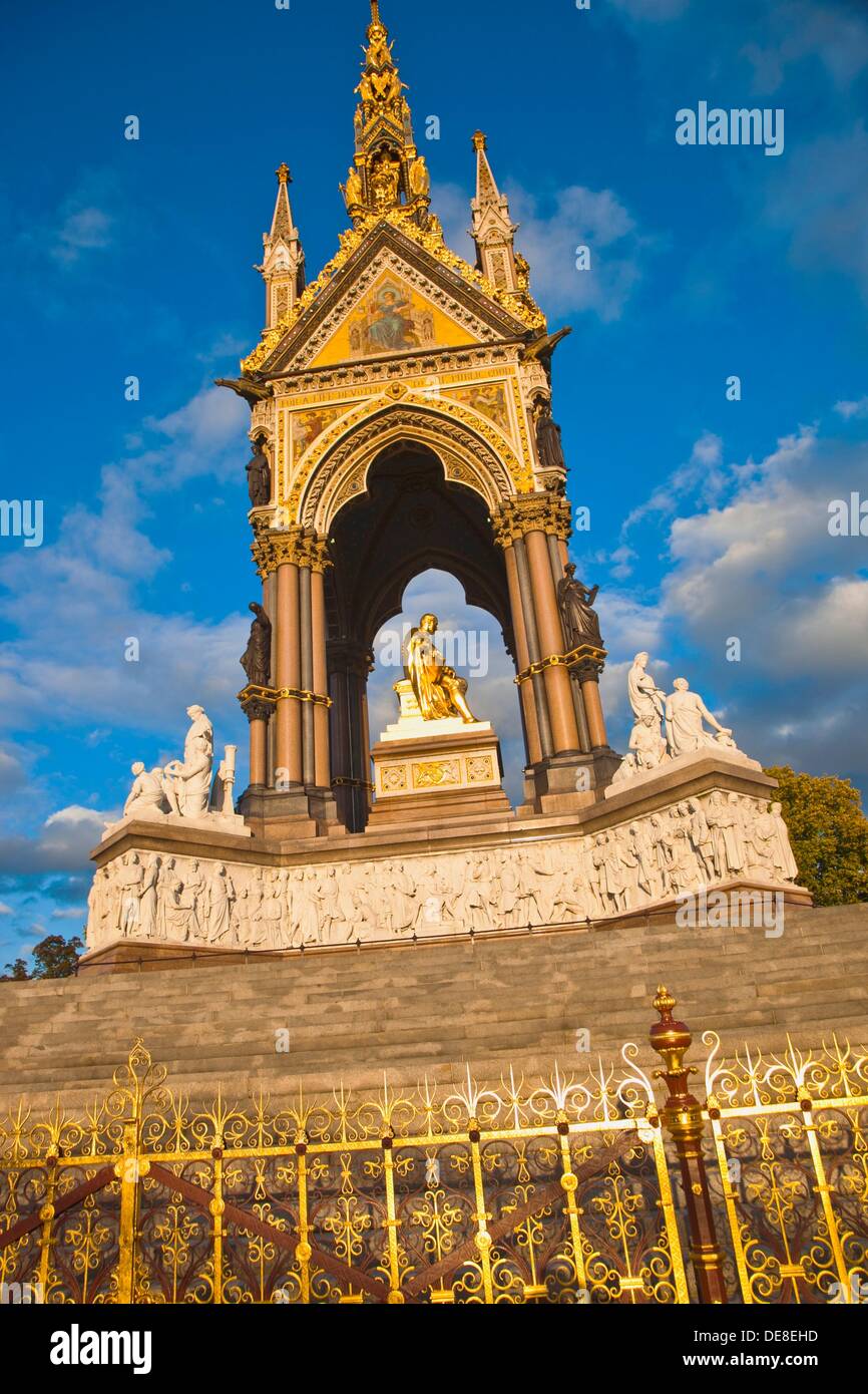 Albert Memorial,Kensington,Londra,l'Inghilterra,Regno Unito. Foto Stock