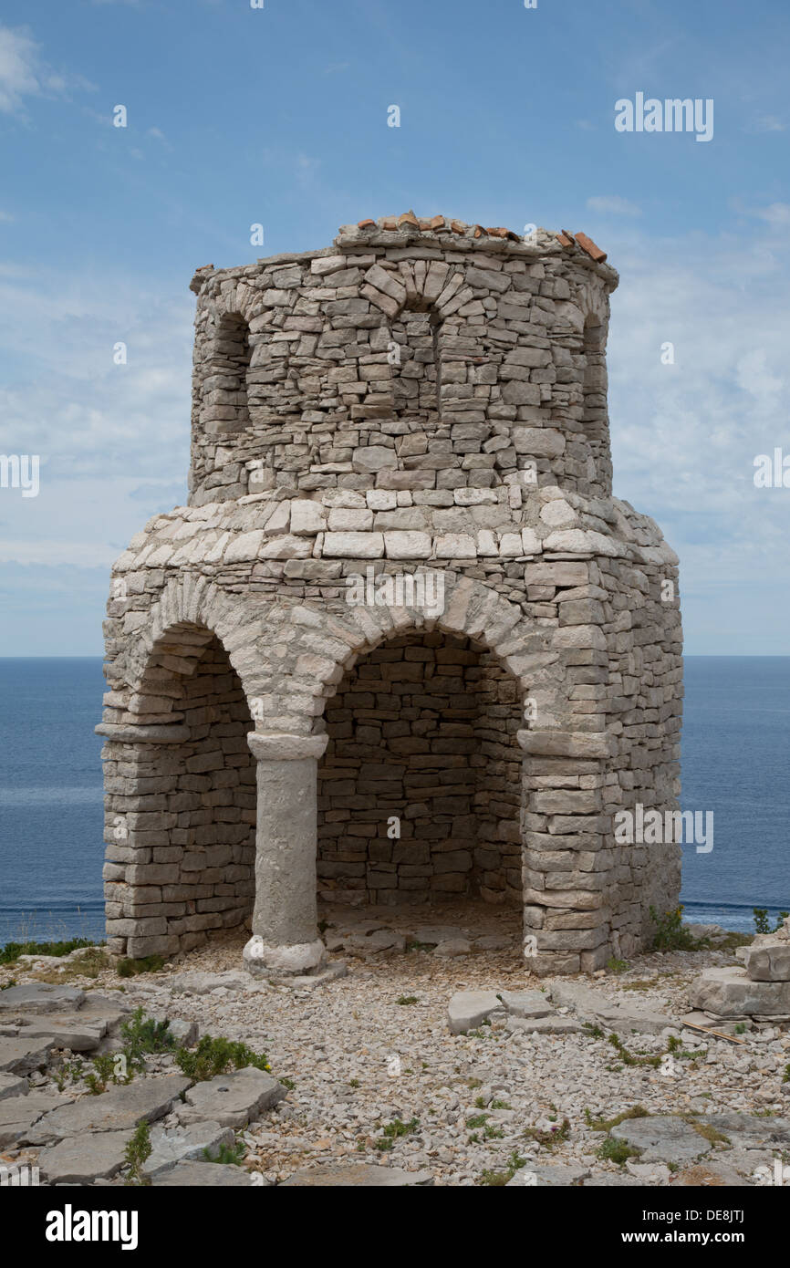 Le rovine di una vecchia torre nel parco nazionale croato di Kornati Foto Stock