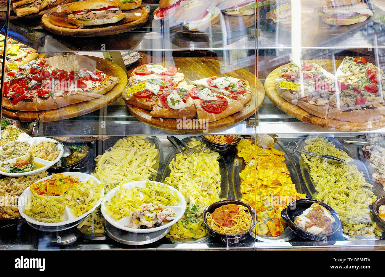 Italian Cibo Tipico Pasta E Pizza Firenze Toscana Italia Foto Stock Alamy