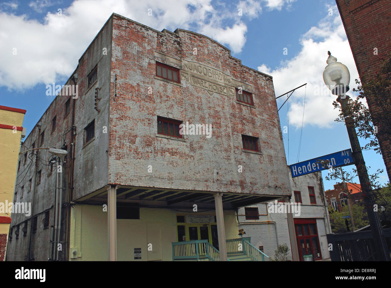 Vista di una storica facciata di edificio nel centro di Wilmington, Carolina del Nord, STATI UNITI D'AMERICA Foto Stock