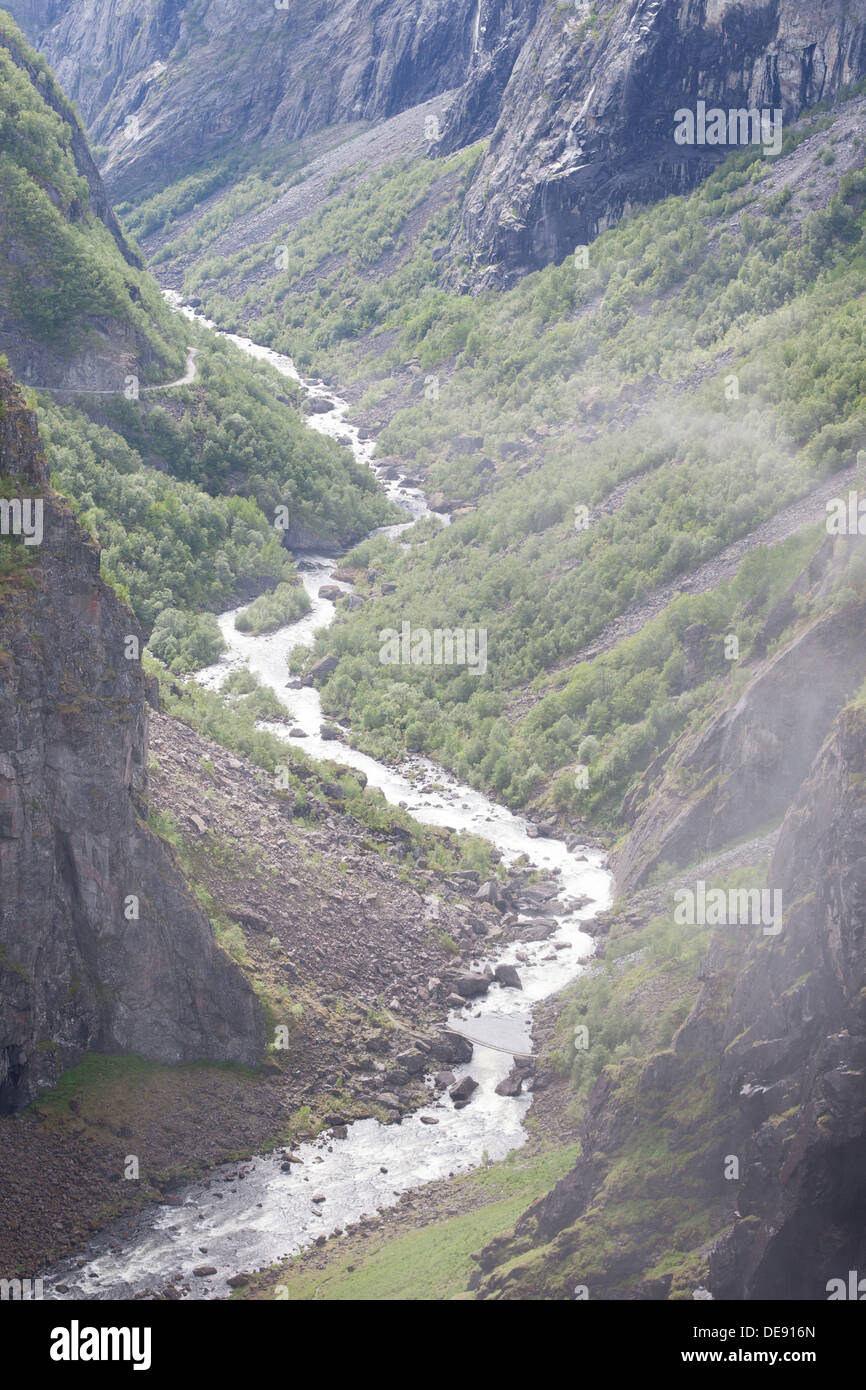 Le foto vengono dalla parte occidentale della Norvegia, dove gli stretti fiordi e scenario di montagna rendono wild travolgente. Foto Stock