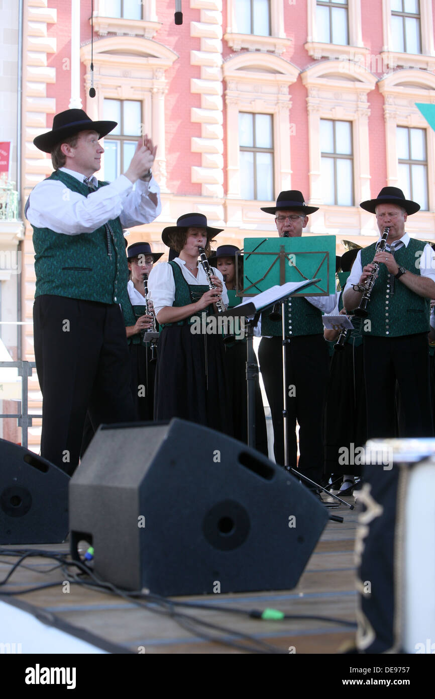 Della società di musica da Sacilia Schemmerberg in tedesco folk costi durante il quarantasettesimo festival di folklore a Zagabria in Croazia su luglio 19,2013 Foto Stock