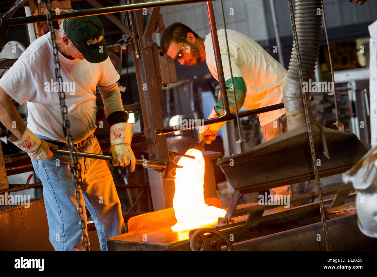 Il vetro macchiato la produzione al vetro Wissmach azienda fabbrica. Foto Stock