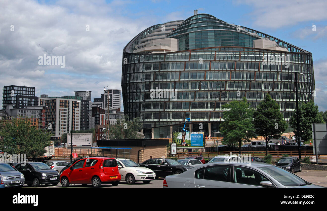 Un angelo Square Manchester CO-OP edificio, England, Regno Unito dal parcheggio Foto Stock