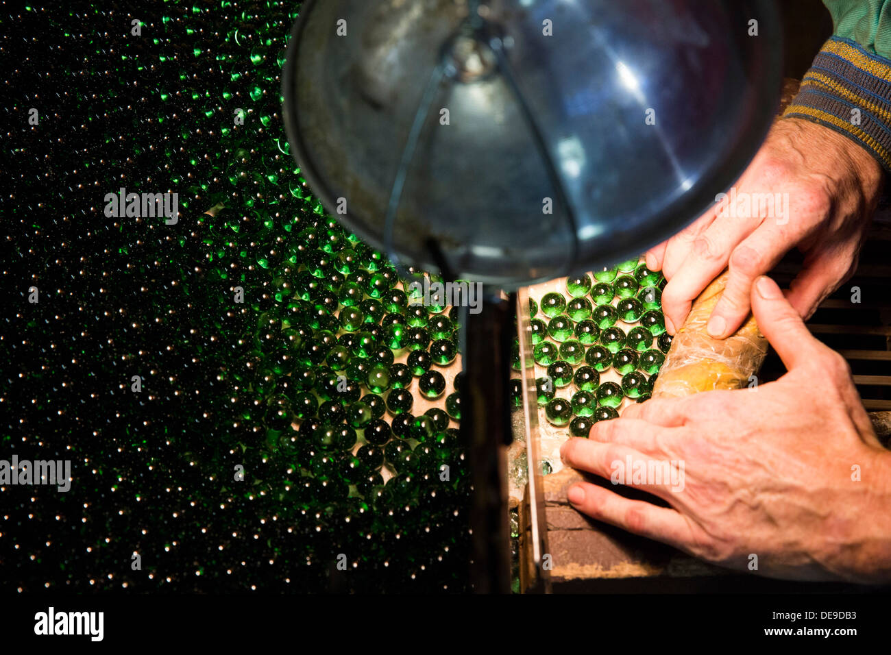 Vetro la produzione di marmo presso il re di marmo in fabbrica Paden City, West Virginia. Foto Stock