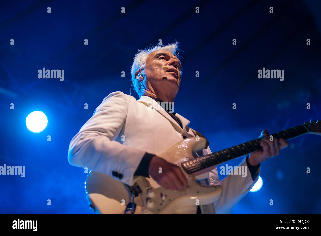 David Byrne da Talking Heads & St Vincent suonare dal vivo al picnic elettrico 2013 Foto Stock