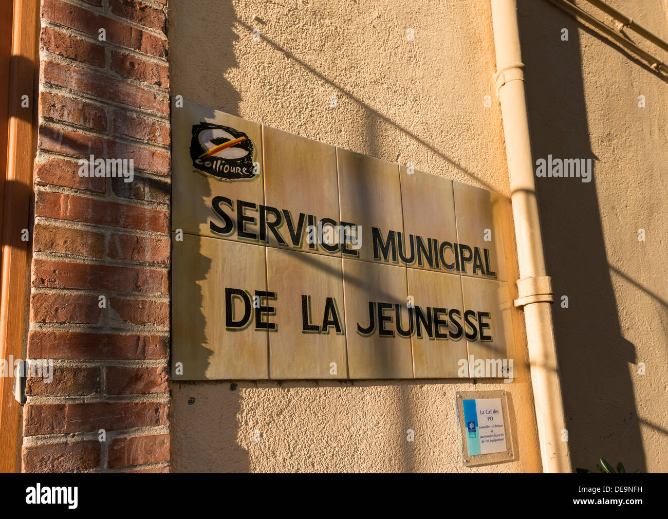 SMJ è il governo locale servizio per aiutare i giovani tra 12 e 17 con varie questioni sociali, Francia Foto Stock
