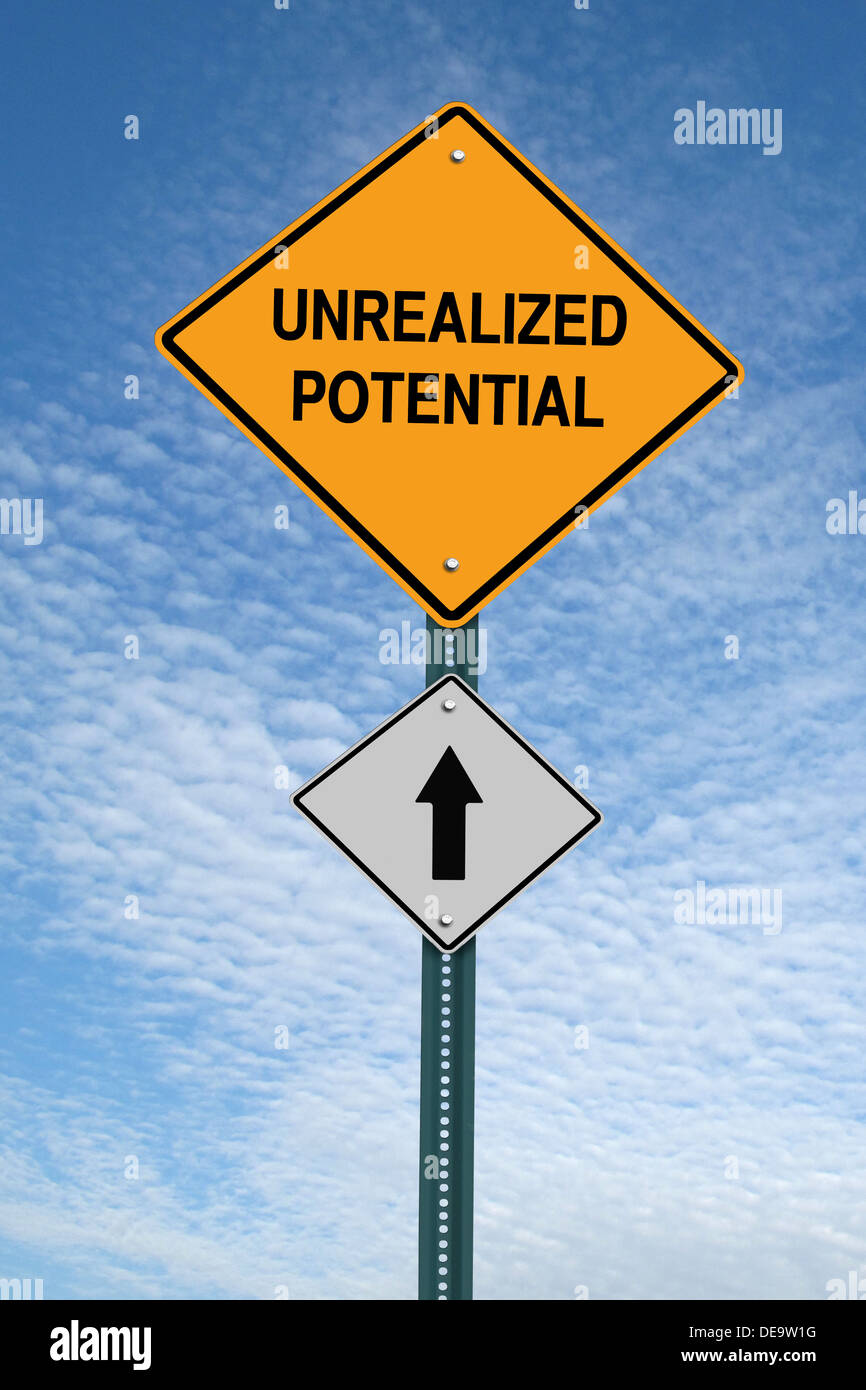 Potenzialità precedendo motivazionale post segno oltre il cielo blu Foto Stock