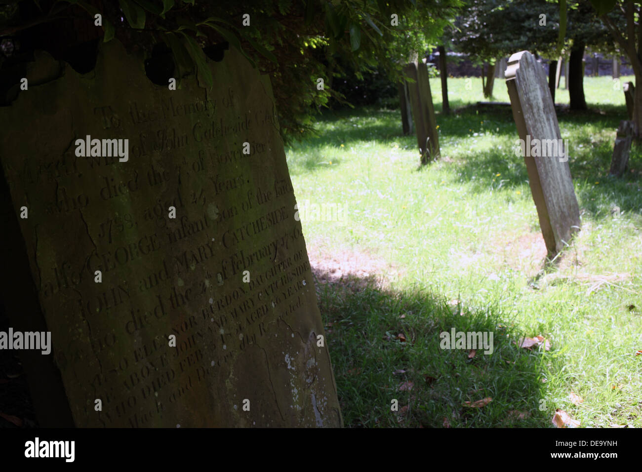 Cimitero - La Chiesa Parrocchiale di San Oswald - Durham - County Durham - Inghilterra - UK Foto Stock