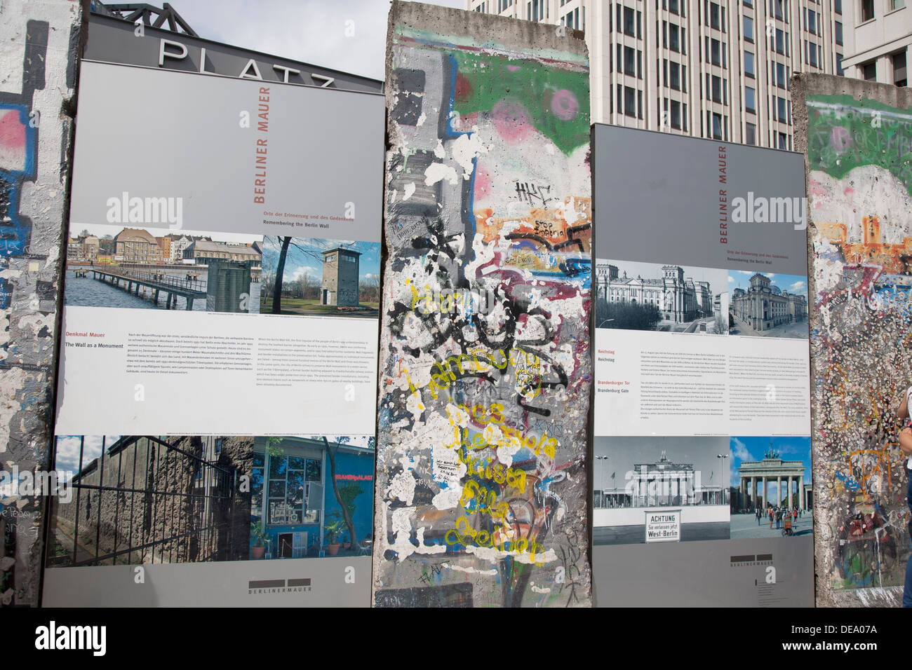 Muro di Berlino mostra, Potsdamer Platz, Berlin Foto Stock
