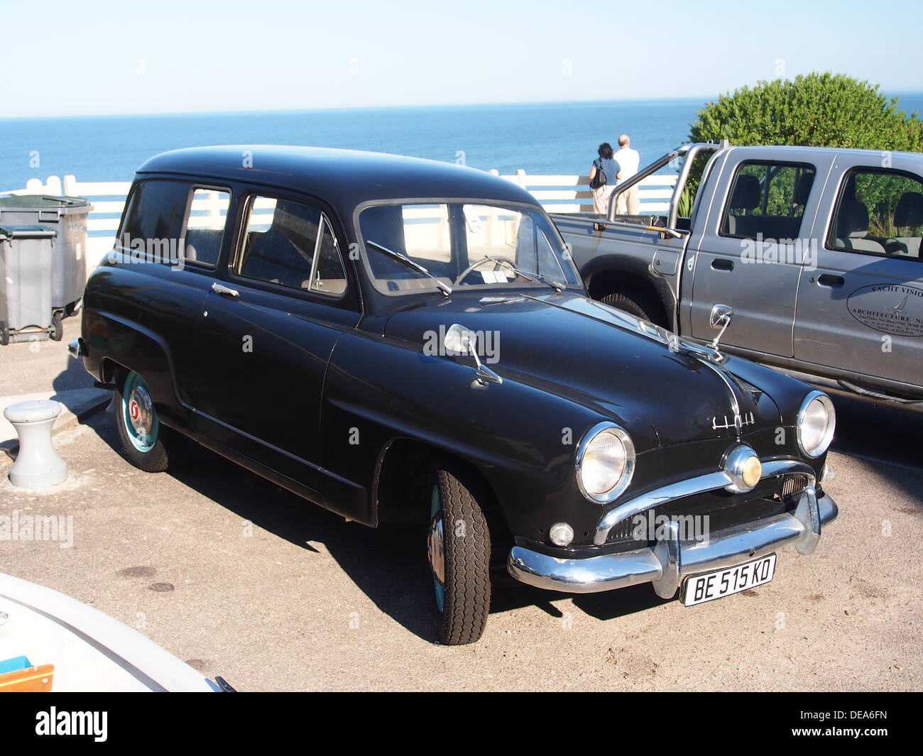 Il furgone SIMCA Aronde era un veicolo industriale francese prodotto a metà del XX secolo. Noto per il suo design pratico, è stato utilizzato per scopi sia commerciali che personali durante la sua produzione. Foto Stock