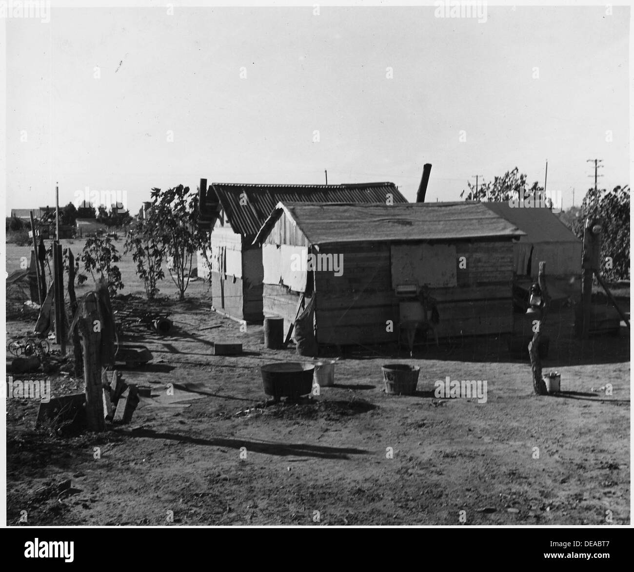 Una vista di Coolidge, situata nella contea di Maricopa, Arizona, con particolare attenzione al bordo orientale della città. Il paesaggio circostante e i dettagli geografici sono evidenziati. Foto Stock