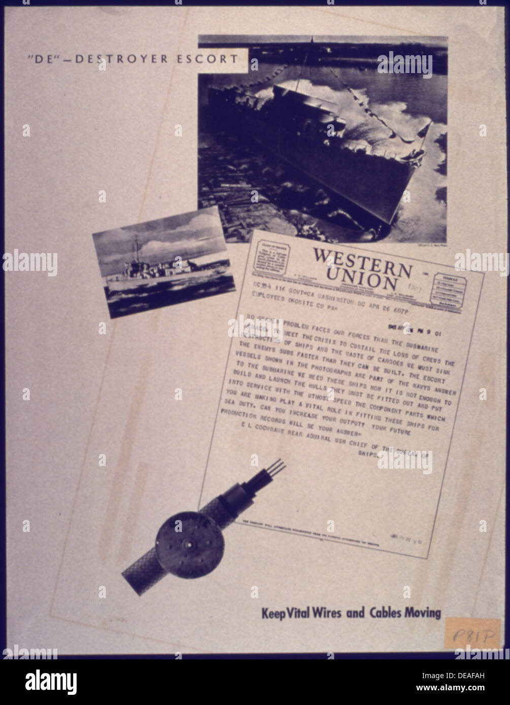 Una foto che mostra i lavoratori coinvolti nel trasporto o nell'installazione di cavi e fili vitali, evidenziando l'importanza dell'infrastruttura di comunicazione durante i periodi industriali e bellici. Foto Stock