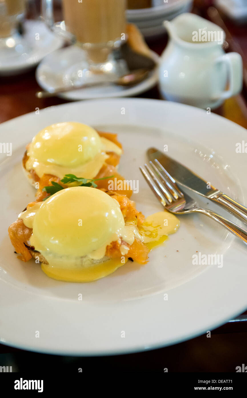 Uova Benedict con salmone affumicato Foto Stock