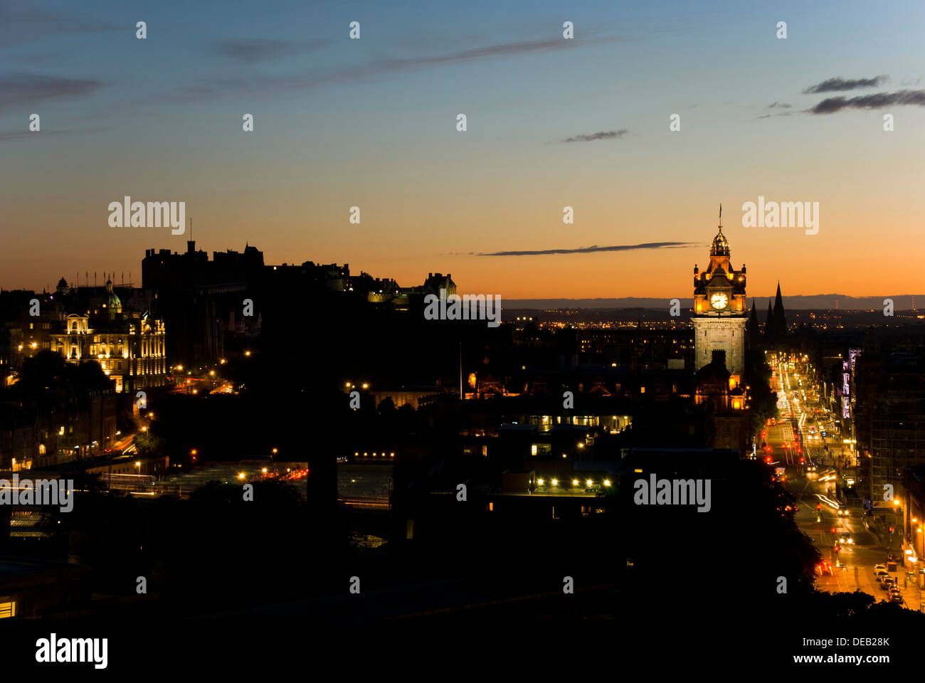 Edinburgh skyline al tramonto Foto Stock