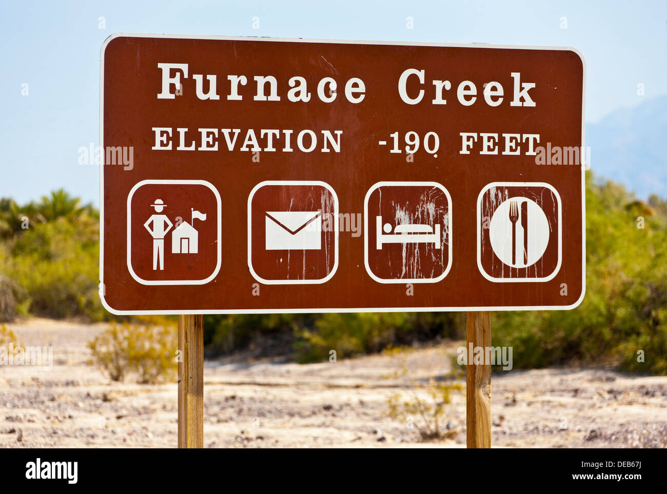 Forno Creek segno, Death Valley, California, Stati Uniti d'America. JMH5365 Foto Stock