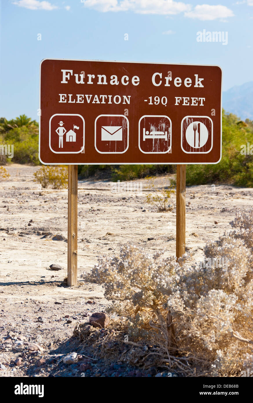 Forno Creek segno, Death Valley, California, Stati Uniti d'America. JMH5366 Foto Stock