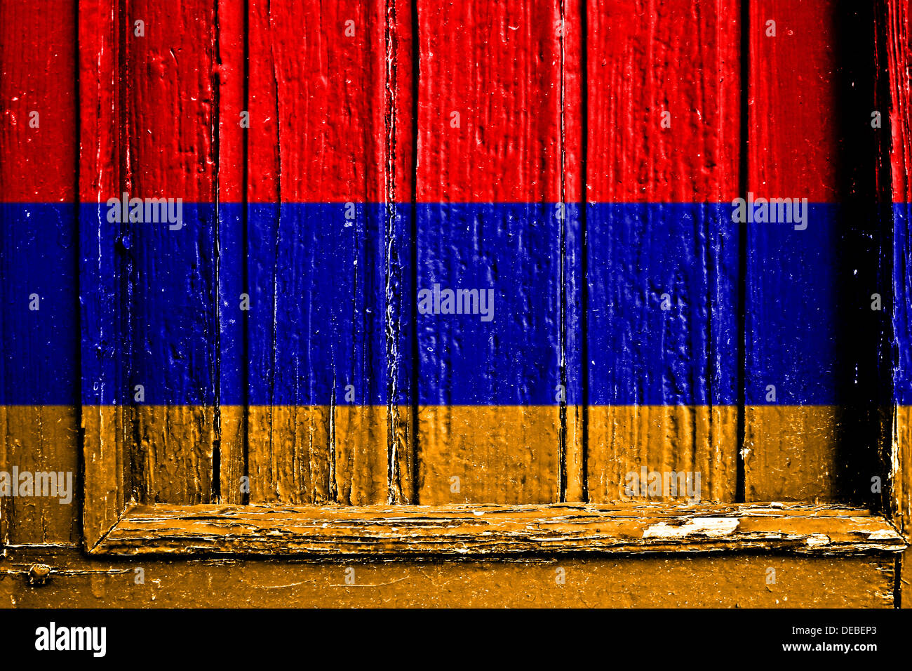 Bandiera dell'Armenia dipinta su un telaio in legno Foto Stock