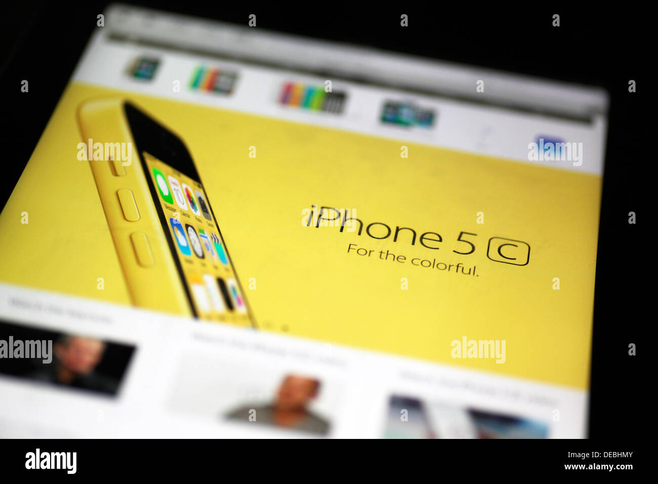 IPhone 5c web-pagina visualizzata in un Apple iPad. Foto Stock