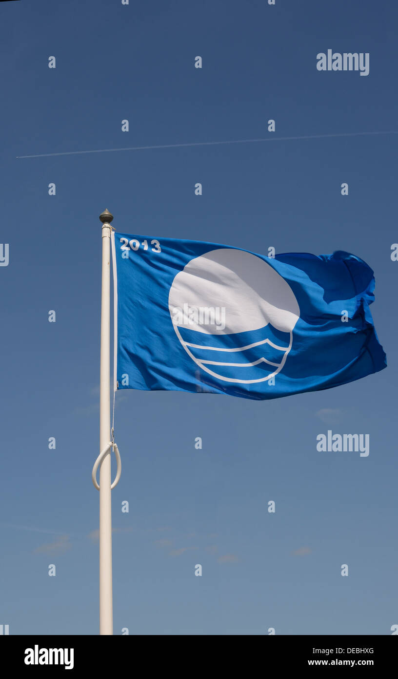 Bandiera Blu europea per l'acqua e di qualità sulla spiaggia 2013. Littlehampton. West Sussex. Inghilterra Foto Stock