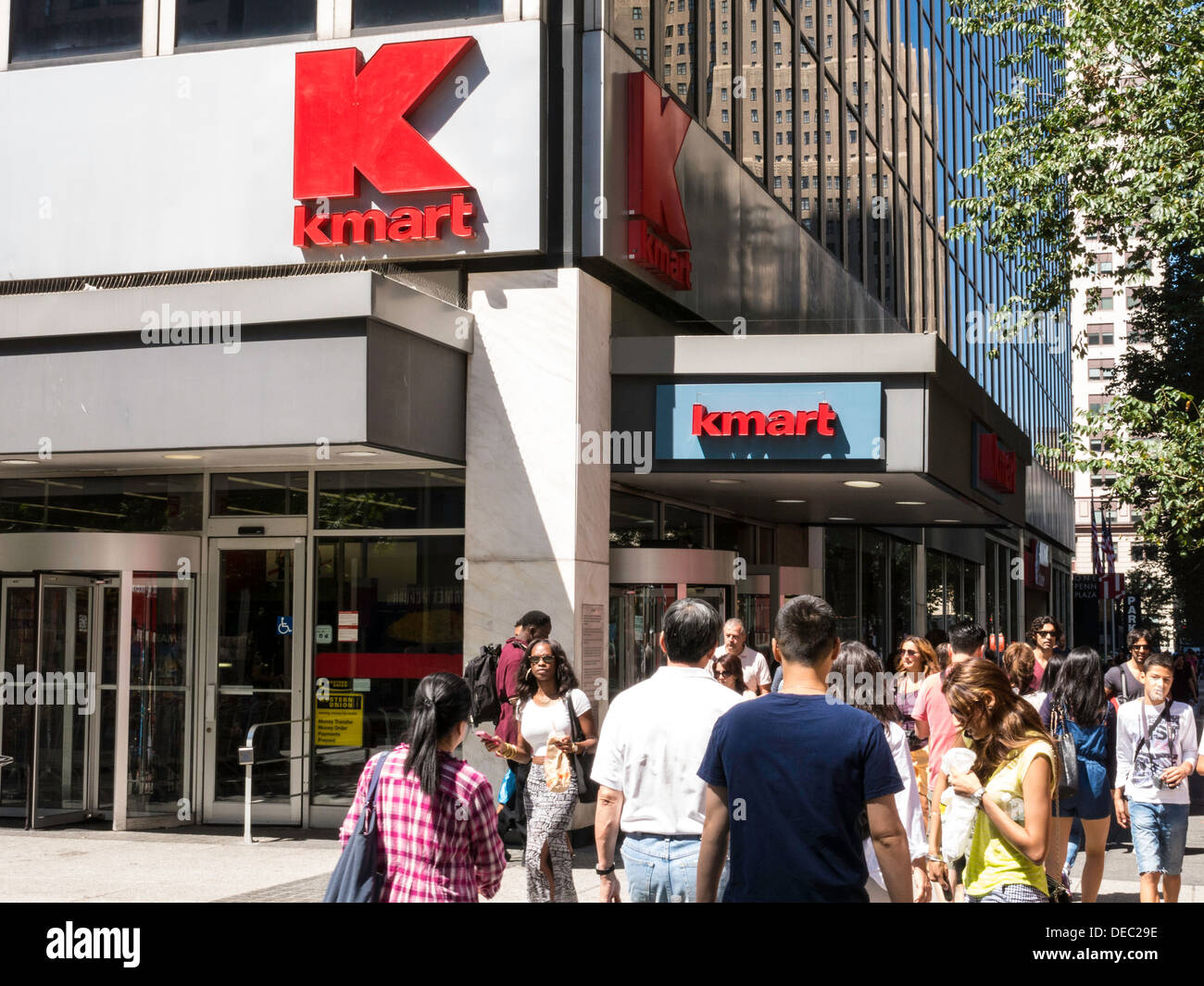 KMart segno e ingresso anteriore, 34th Street, New York Foto Stock