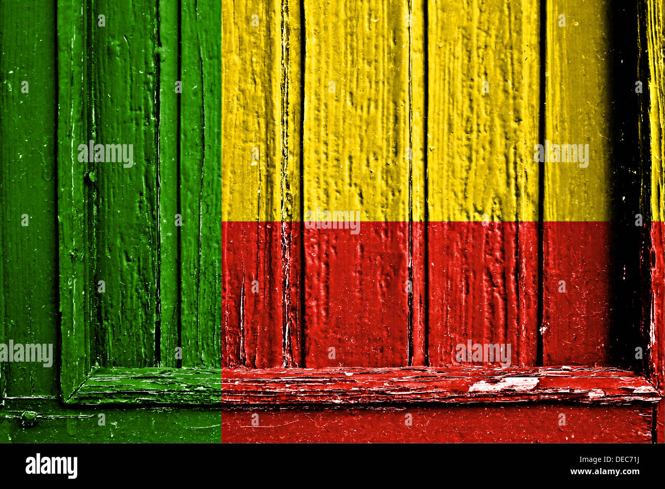 Bandiera del Benin dipinta su un telaio in legno Foto Stock