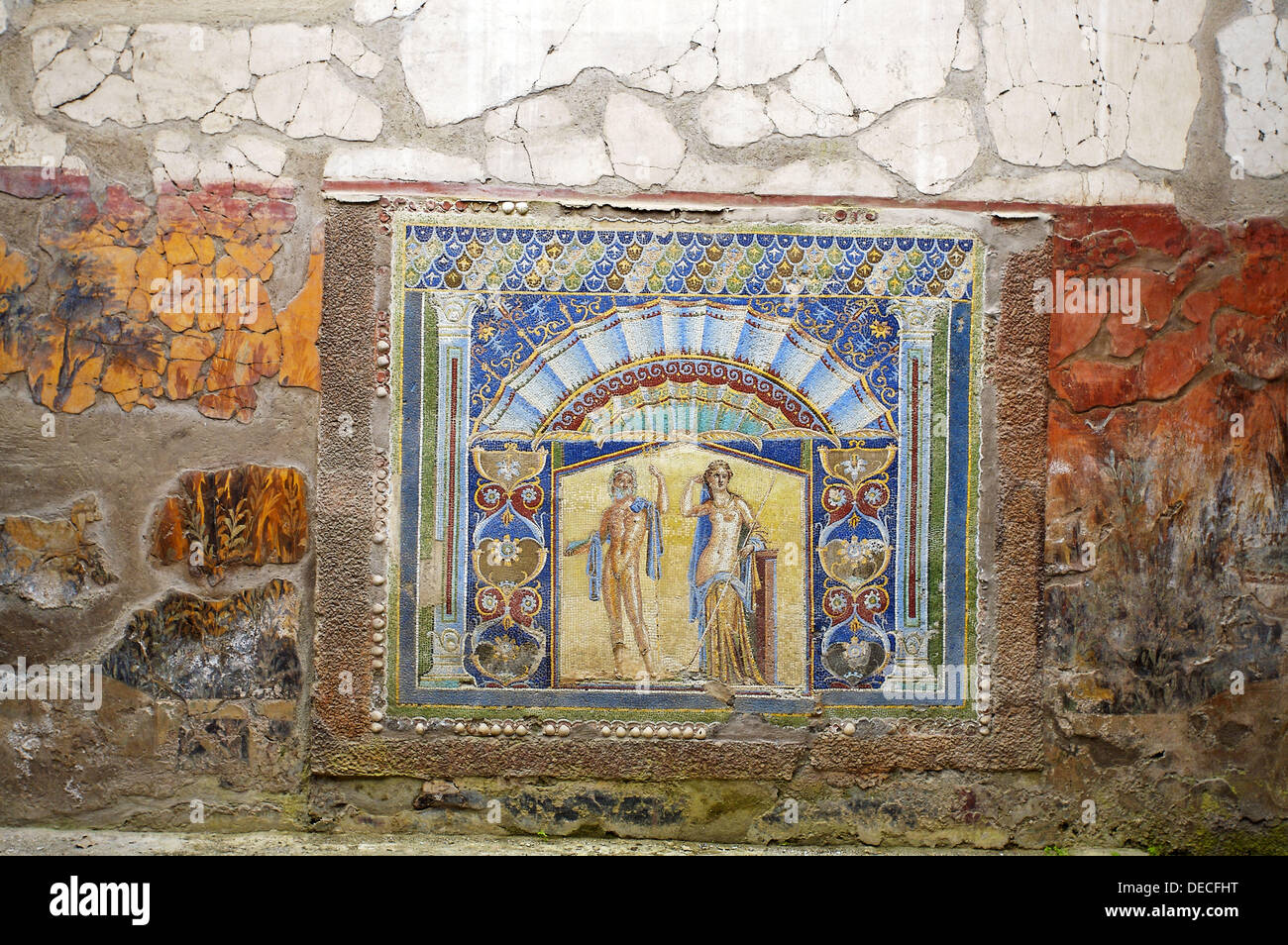 Mosaico presso la "ninfeo' (Santuario consacrato alle ninfe dell'acqua). Casa di Nettuno e Anfitrite. Le rovine della vecchia città romana Foto Stock