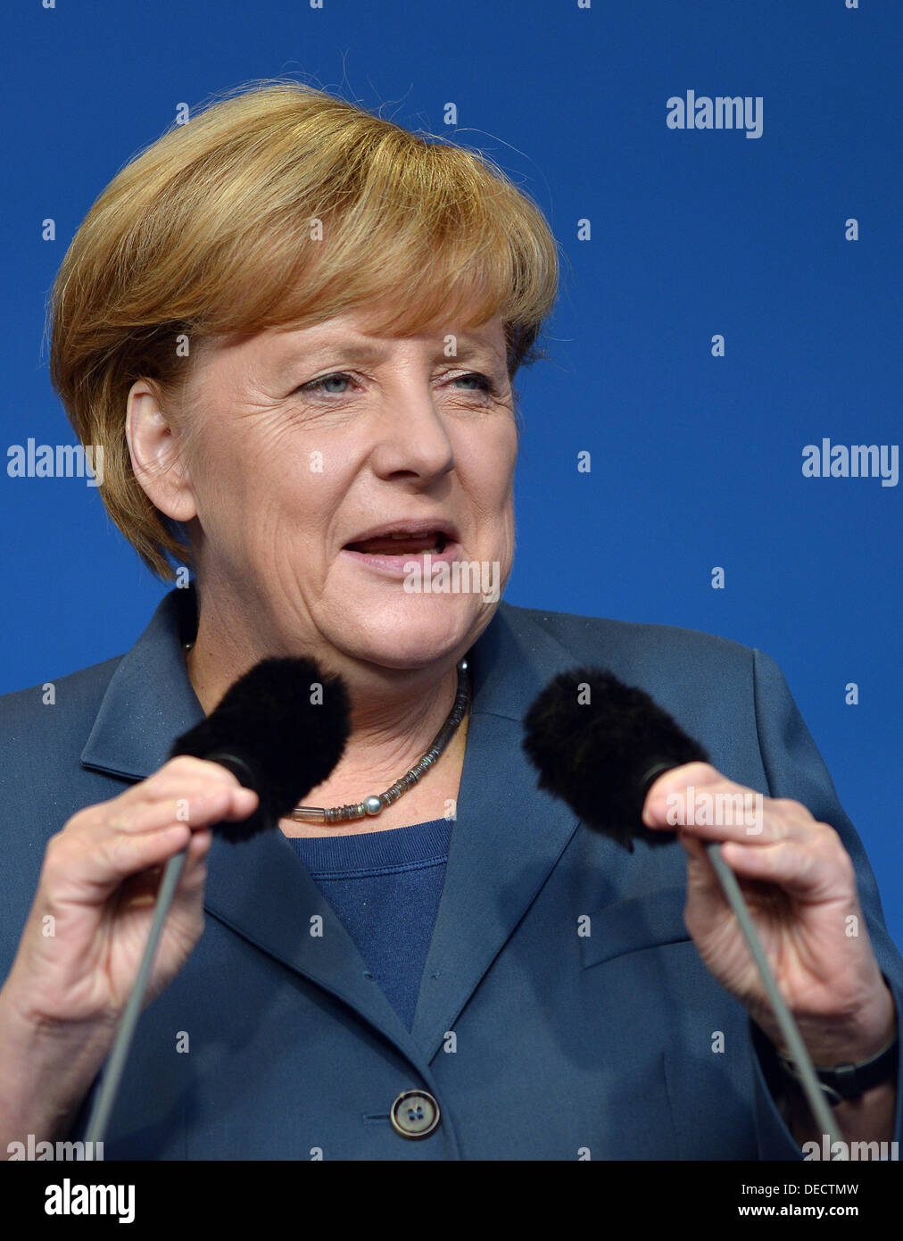 Duderstadt, Germania. Xvi Sep, 2013. Il cancelliere tedesco Angela Merkel (CDU) parla di una campagna elettorale rally della CDU a Duderstadt, Germania, 16 settembre 2013. Foto: SWEN PFOERTNER/dpa/Alamy Live News Foto Stock