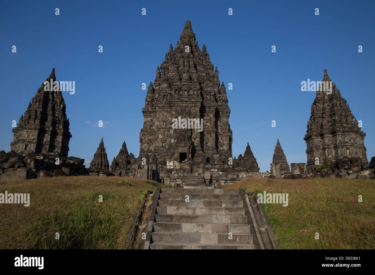 Prambanan è un nono secolo tempio indù composto vicino a Yogyakarta, Indonesia dedicato alla Trimurti Foto Stock