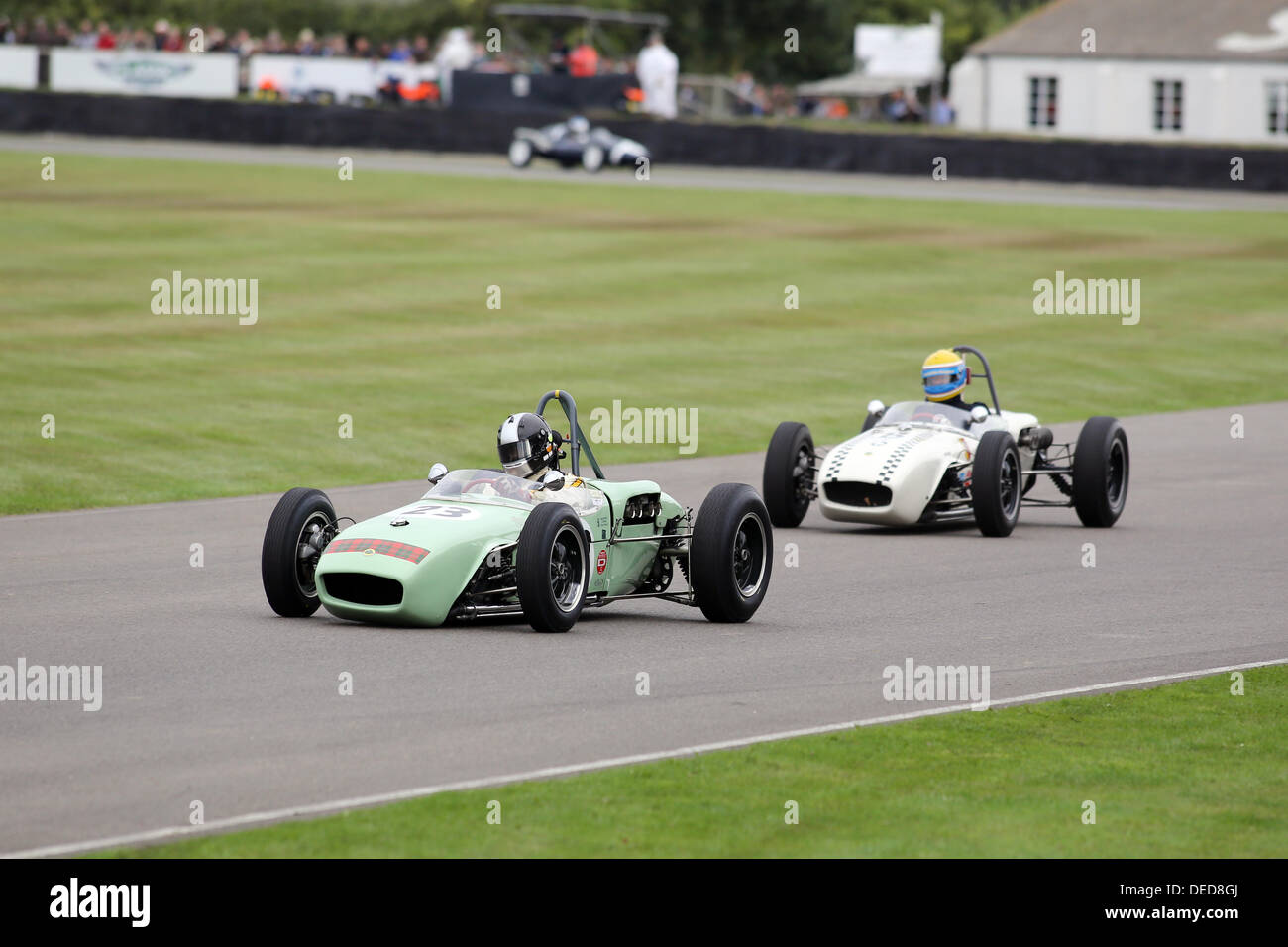 Chichester, Regno Unito . Xv Sep, 2013. Goodwood 2013 al Goodwood Circuito motorino - Mostra fotografica di Rudolf Ernst guidando un verde 1961 Lotus-Climax 18 durante il Trofeo Gordon un 25 minuti di gara per la parte posteriore bimotore Formula Intercontinental e vetture di Formula 1 che ha corso tra il 1956 e il 1962 © Oliver Dixon/Alamy Live News Foto Stock