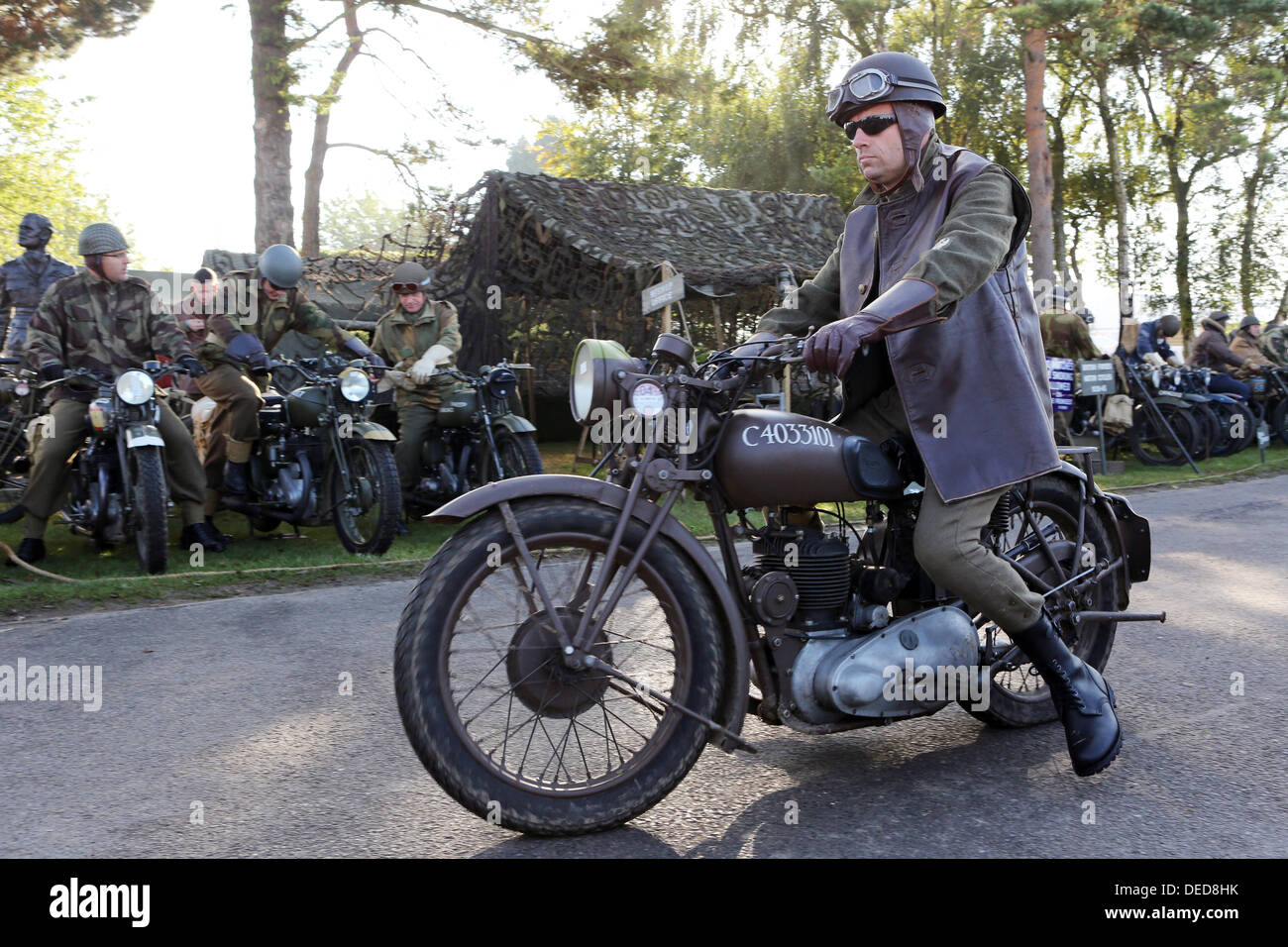 Chichester, Regno Unito . Xv Sep, 2013. Goodwood 2013 al Goodwood Circuito motorino - La foto mostra il periodo di motocicli © Oliver Dixon/Alamy Live News Foto Stock