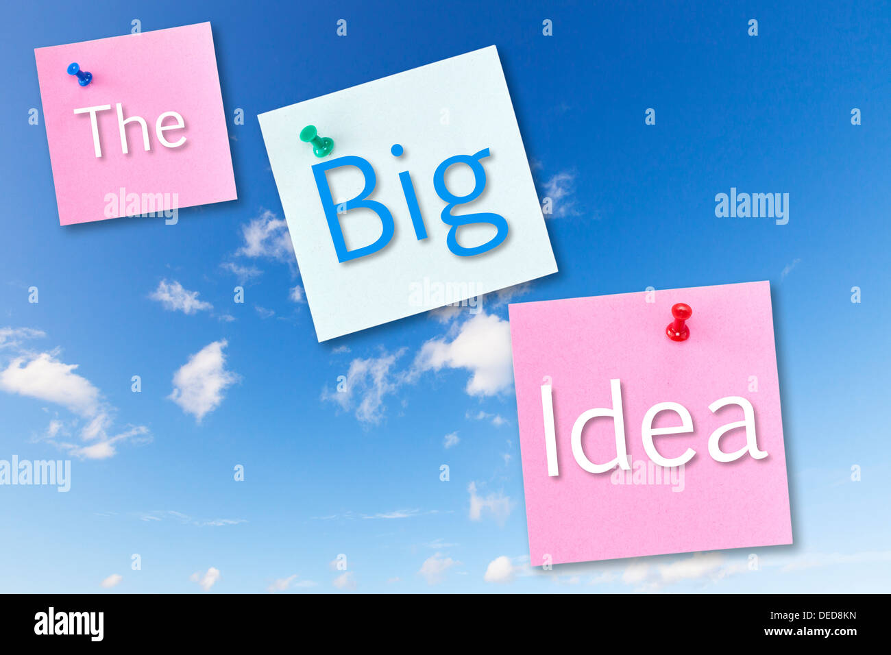 La Grande Idea - post-it su un cielo blu con le parole La Grande Idea Foto Stock