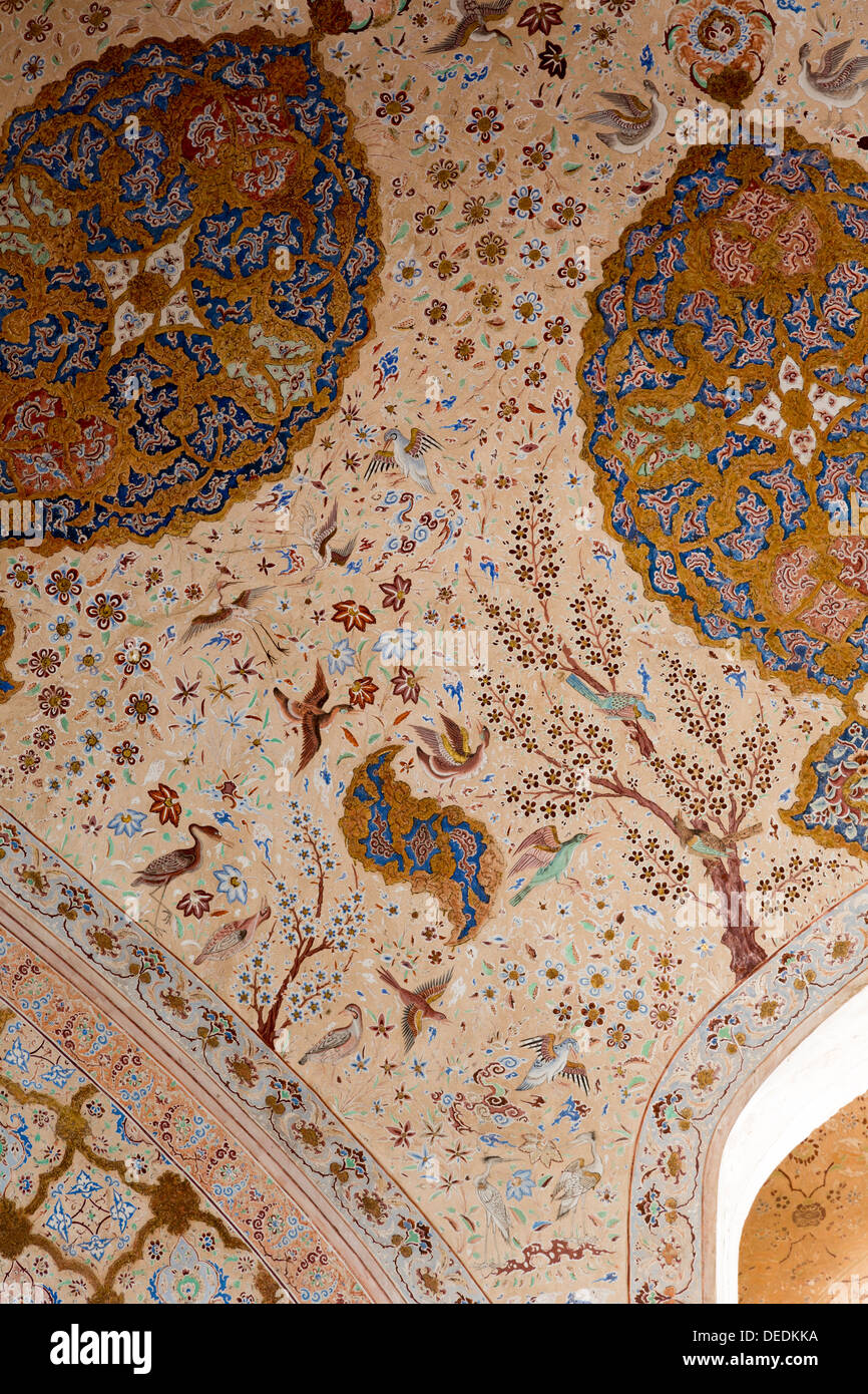 Il soffitto dipinto, Ali Qapu, Isfahan, Iran Foto Stock