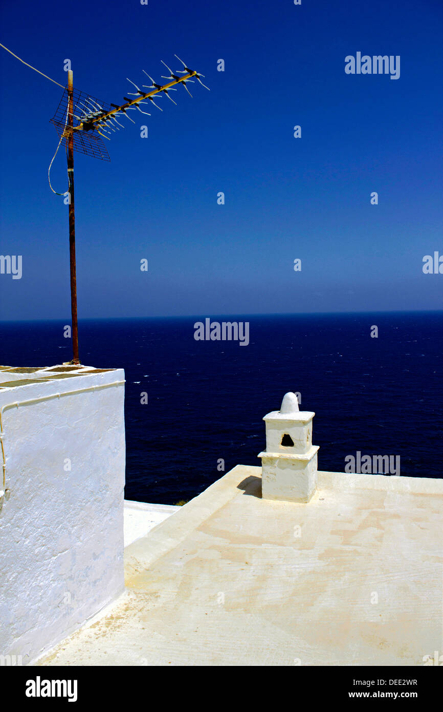 Grecia CICLADI, Sifnos, una casa del tetto presso Kastro, più il villaggio tradizionale di Sifnos isola. Foto Stock