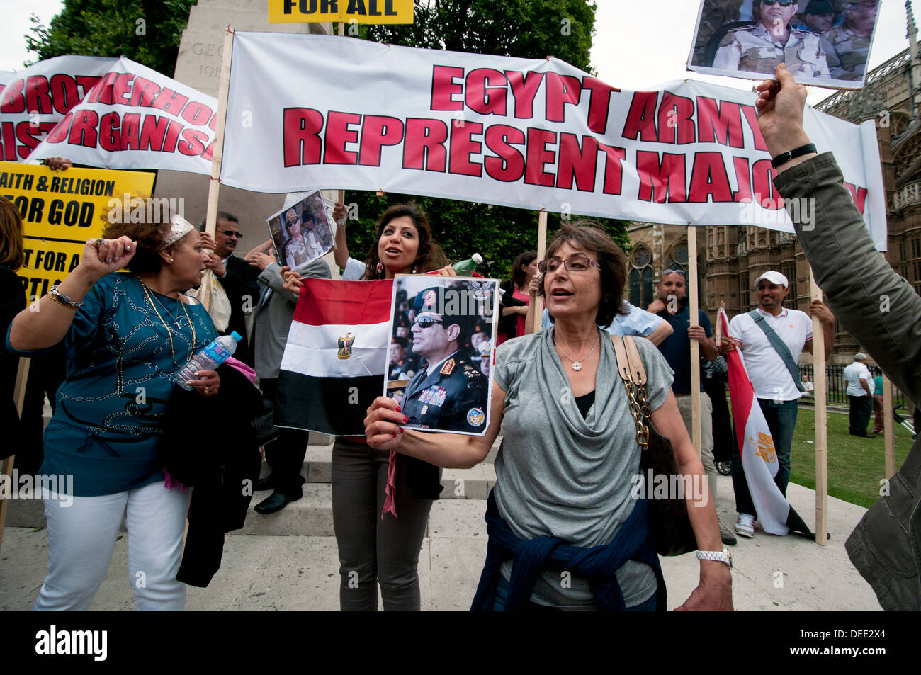 Egiziano Pro-Army Pro-Government manifestanti a Londra Agosto 2013 Foto Stock