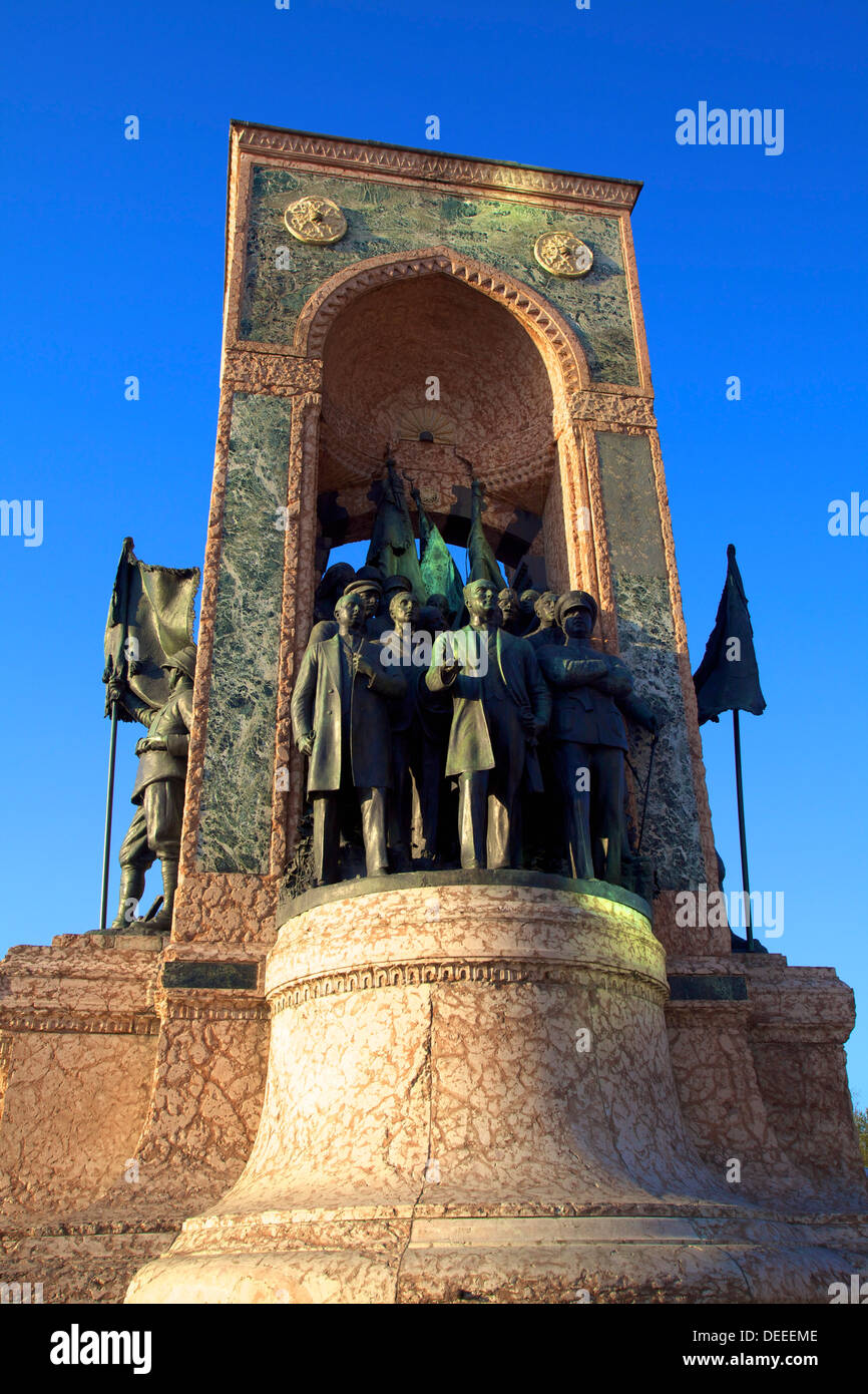 Repubblica monumento, Piazza Taksim, Istanbul, Turchia, Europa Foto Stock