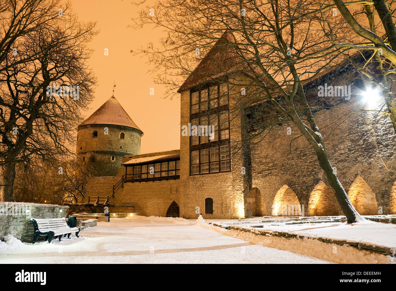 Airbag a tendina-parete della Città Vecchia di Tallinn Foto Stock